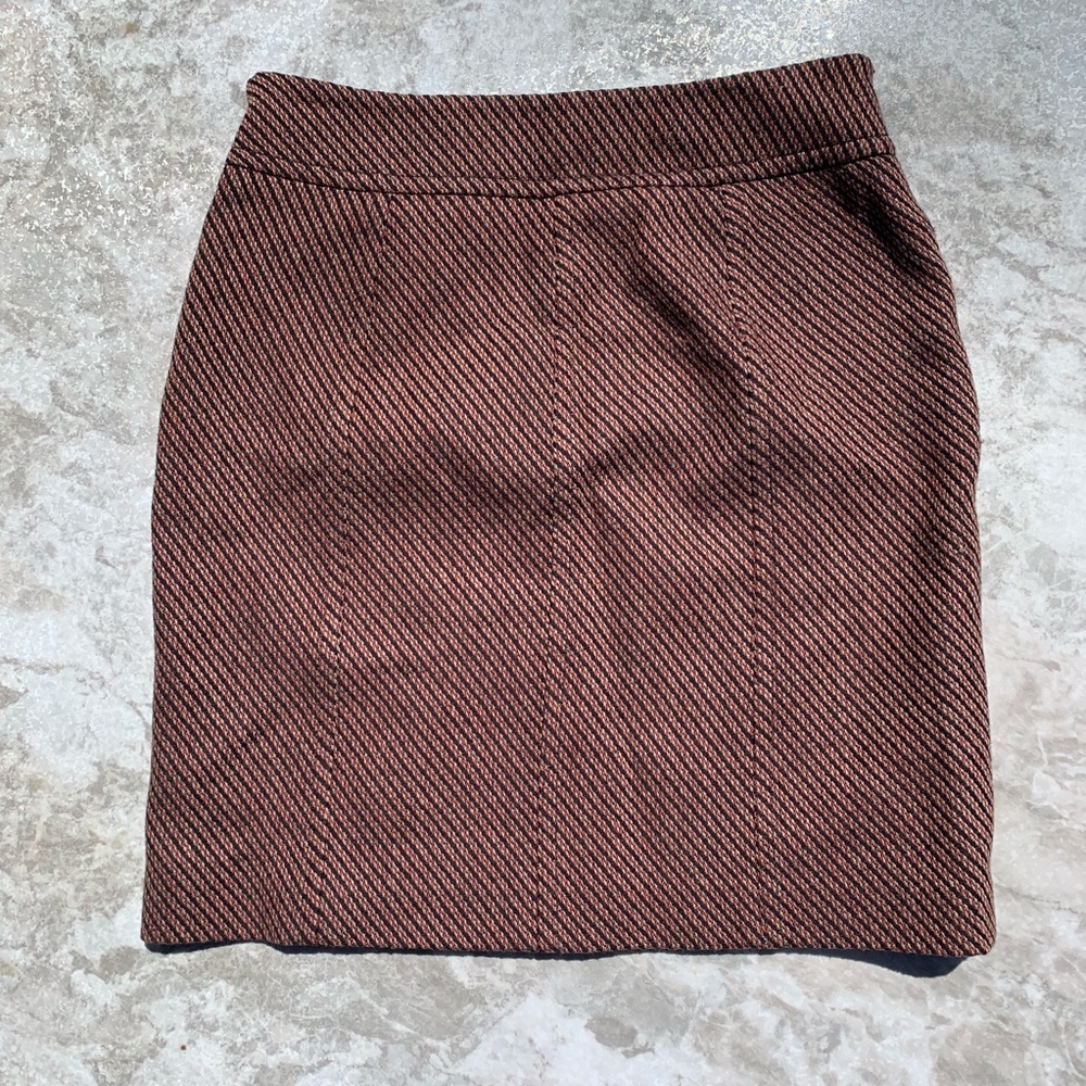 Ann Taylor skirt 2 petite - Picture 3 of 4